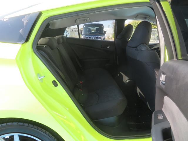 プリウス Ｅ　１年保証　純正ナビ　フルセグＴＶ　Ｂｌｕｅｔｏｏｔｈ　セーフティセンス　Ｂカメラ　ＥＴＣ　クリアランスソナー　ＬＥＤライト　クルーズコントロール　オートハイビーム　社外１７ＡＷ　ウインカーミラー（51枚目）