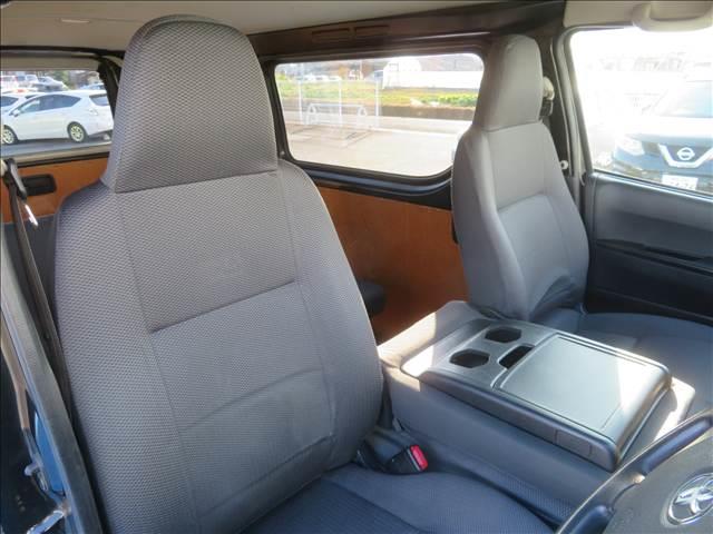 ハイエースバン DX GLパッケージ 4WD ディーゼル車 5ドア イクリプスナビ フルセグTV Bluetooth CD/DVD Bカメラ ETC 電格ミラー 社外LEDライト キーレス Wエアバック(16枚目)