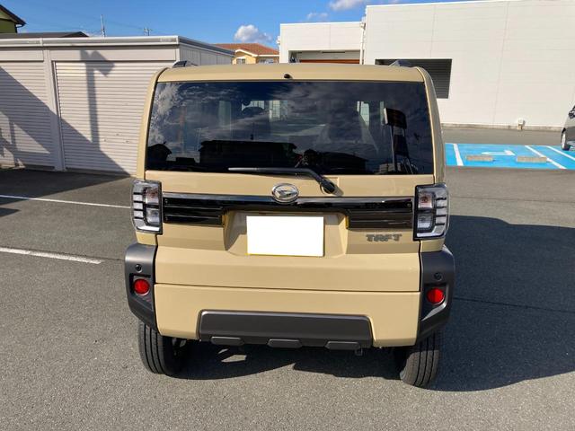 タフト G ダーククロムベンチャー 15インチアルミホイール オートレベリング機能付フルLEDヘッドランプ LEDフォグランプ 本革巻ステアリングホイール 本革巻インパネセンターシフト キーフリーシステム プッシュボタンスタート(3枚目)