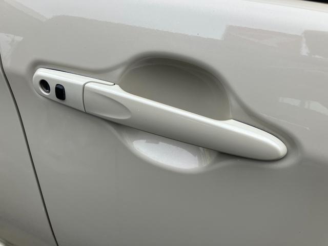 ブーン スタイル ホワイトリミテッド SAIII キーフリーシステム プッシュボタンスタート フルホイールキャップ 電動格納ドアミラー オートエアコン(プッシュ式) UVカットガラス	 パワーウィンドウ(13枚目)