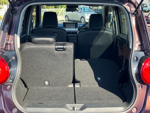 広々とした駐車場をご用意しておりますので、運転が苦手な方でもご安心ください。また、大型の屋根がございますので、雨に濡れることなくご移動できます。