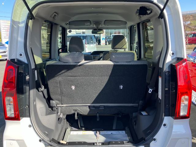 タント スローパーＸターンシート付　福祉車両　１４インチフルホイールキャップ　フルＬＥＤヘッドランプ　オート格納式カラードドアミラー　左側パワースライドドア　ＴＦＴカラーマルチインフォメーションディスプレイ　フルファブリックシート（14枚目）