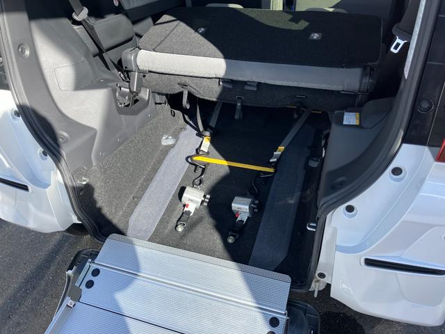 タント スローパーＸターンシート付　福祉車両　１４インチフルホイールキャップ　フルＬＥＤヘッドランプ　オート格納式カラードドアミラー　左側パワースライドドア　ＴＦＴカラーマルチインフォメーションディスプレイ　フルファブリックシート（17枚目）