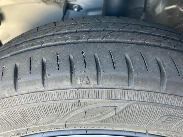 ミライース Ｘ　ＳＡＩＩＩ　１４インチフルホイールキャップ　ＬＥＤヘッドランプ　電動格納式（カラード）ドアミラー　自発光式デジタルメーターブルーイルミネーションメーター　マニュアルエアコン（ダイヤル式）　キーレスエントリー（6枚目）