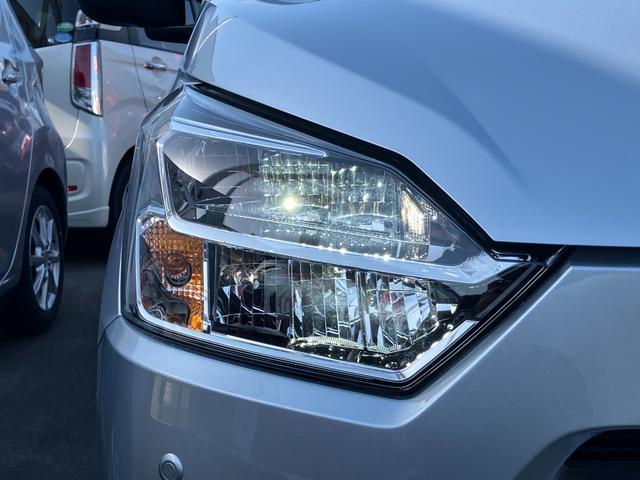 ミライース Ｘ　ＳＡＩＩＩ　１４インチフルホイールキャップ　ＬＥＤヘッドランプ　電動格納式（カラード）ドアミラー　自発光式デジタルメーターブルーイルミネーションメーター　マニュアルエアコン（ダイヤル式）　キーレスエントリー（8枚目）