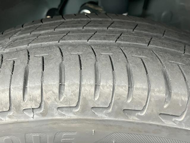 タント ファンクロスターボ 15インチアルミホイール キーフリーシステム プッシュボタンスタート オートエアコン(プッシュ式) フルLEDヘッドランプ オート格納式カラードドアミラー 本革巻ステアリングホイール(9枚目)