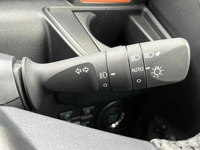 タント ファンクロスターボ 15インチアルミホイール キーフリーシステム プッシュボタンスタート オートエアコン(プッシュ式) フルLEDヘッドランプ オート格納式カラードドアミラー 本革巻ステアリングホイール(26枚目)