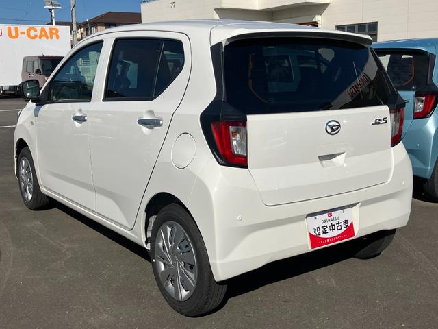 ミライース Ｘ　ＳＡＩＩＩ　１４インチフルホイールキャップ　ＬＥＤヘッドランプ　電動格納式（カラード）ドアミラー　自発光式デジタルメーターブルーイルミネーションメーター　マニュアルエアコン（ダイヤル式）　キーレスエントリー（7枚目）