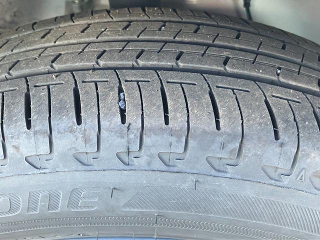 ミライース Ｘ　ＳＡＩＩＩ　１４インチフルホイールキャップ　ＬＥＤヘッドランプ　電動格納式（カラード）ドアミラー　自発光式デジタルメーターブルーイルミネーションメーター　マニュアルエアコン（ダイヤル式）　キーレスエントリー（9枚目）