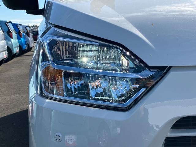 ミライース Ｘ　ＳＡＩＩＩ　１４インチフルホイールキャップ　ＬＥＤヘッドランプ　電動格納式（カラード）ドアミラー　自発光式デジタルメーターブルーイルミネーションメーター　マニュアルエアコン（ダイヤル式）　キーレスエントリー（12枚目）