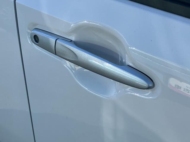 ミライース Ｘ　ＳＡＩＩＩ　１４インチフルホイールキャップ　ＬＥＤヘッドランプ　電動格納式（カラード）ドアミラー　自発光式デジタルメーターブルーイルミネーションメーター　マニュアルエアコン（ダイヤル式）　キーレスエントリー（13枚目）