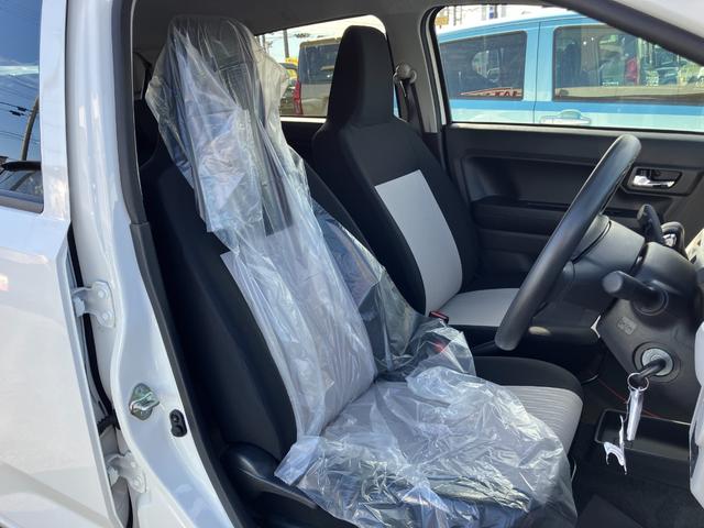 ミライース Ｘ　ＳＡＩＩＩ　１４インチフルホイールキャップ　ＬＥＤヘッドランプ　電動格納式（カラード）ドアミラー　自発光式デジタルメーターブルーイルミネーションメーター　マニュアルエアコン（ダイヤル式）　キーレスエントリー（18枚目）