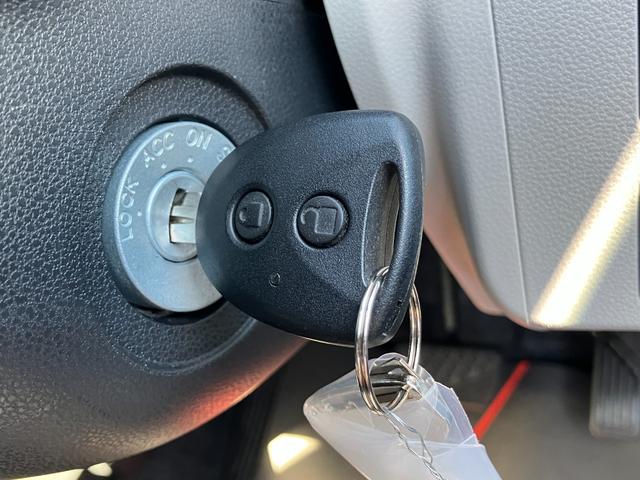 ミライース Ｘ　ＳＡＩＩＩ　１４インチフルホイールキャップ　ＬＥＤヘッドランプ　電動格納式（カラード）ドアミラー　自発光式デジタルメーターブルーイルミネーションメーター　マニュアルエアコン（ダイヤル式）　キーレスエントリー（25枚目）