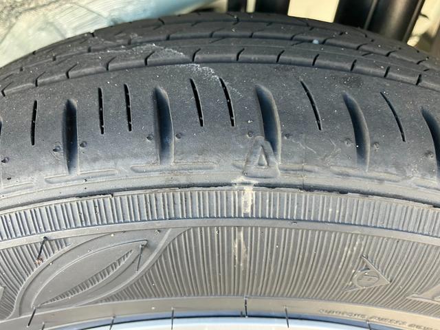 ミライース Ｌ　ＳＡＩＩＩ　１３インチフルホイールキャップ　マルチリフレクターハロゲンヘッドランプ　可倒式ドアミラー　自発光式デジタルメーターアンバーイルミネーションメーター　マニュアルエアコン（ダイヤル式）　キーレスエントリー（12枚目）