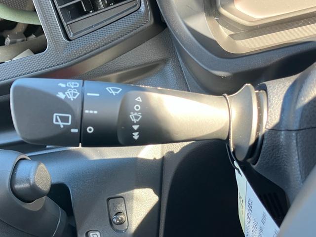 ミライース Ｌ　ＳＡＩＩＩ　１３インチフルホイールキャップ　マルチリフレクターハロゲンヘッドランプ　可倒式ドアミラー　自発光式デジタルメーターアンバーイルミネーションメーター　マニュアルエアコン（ダイヤル式）　キーレスエントリー（24枚目）