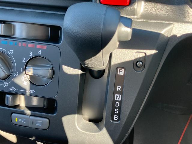 ミライース Ｌ　ＳＡＩＩＩ　１３インチフルホイールキャップ　マルチリフレクターハロゲンヘッドランプ　可倒式ドアミラー　自発光式デジタルメーターアンバーイルミネーションメーター　マニュアルエアコン（ダイヤル式）　キーレスエントリー（29枚目）