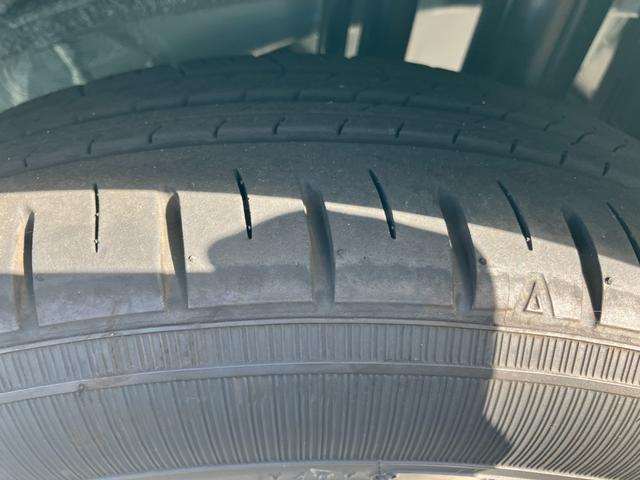 ミライース Ｘ　ＳＡＩＩＩ　１４インチフルホイールキャップ　ＬＥＤヘッドランプ　電動格納式（カラード）ドアミラー　自発光式デジタルメーターブルーイルミネーションメーター　マニュアルエアコン（ダイヤル式）　キーレスエントリー（11枚目）