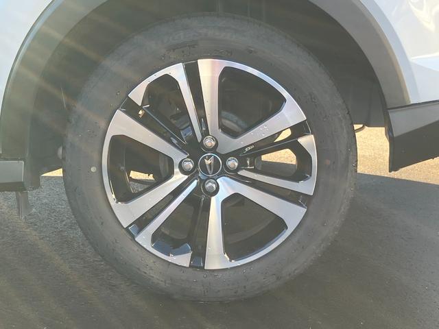 ロッキー Ｇ　１７インチアルミホイール　ＵＶＩＲカット遮音ガラス　フルＬＥＤヘッドランプ　運転席・助手席シートヒーター　ウレタンステアリングホイール　本革シフトノブ　アクティブマルチインフォメーションメーター（10枚目）