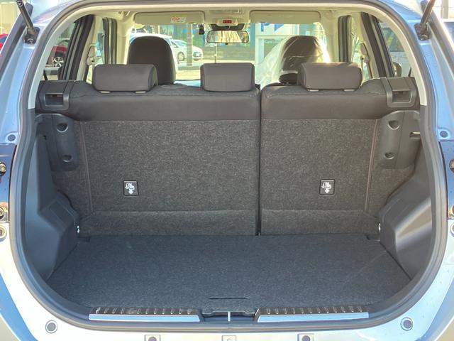 ロッキー Ｇ　１７インチアルミホイール　ＵＶＩＲカット遮音ガラス　フルＬＥＤヘッドランプ　運転席・助手席シートヒーター　ウレタンステアリングホイール　本革シフトノブ　アクティブマルチインフォメーションメーター（17枚目）