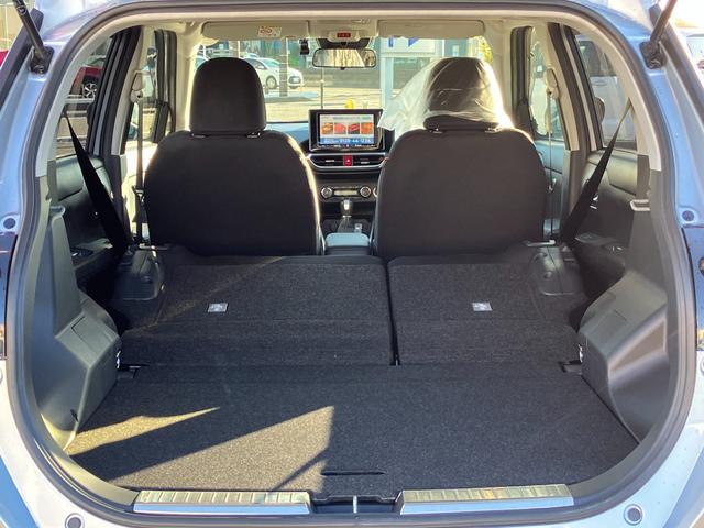 ロッキー Ｇ　１７インチアルミホイール　ＵＶＩＲカット遮音ガラス　フルＬＥＤヘッドランプ　運転席・助手席シートヒーター　ウレタンステアリングホイール　本革シフトノブ　アクティブマルチインフォメーションメーター（18枚目）