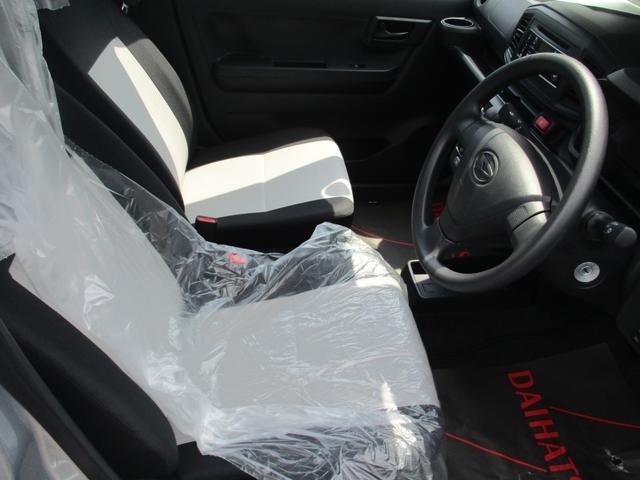 L SAIII 13インチフルホイールキャップ マルチリフレクターハロゲンヘッドランプ 自発光式デジタルメーターアンバーイルミネーションメーター マニュアルエアコン(ダイヤル式) キーレスエントリー(16枚目)