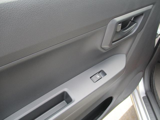 L SAIII 13インチフルホイールキャップ マルチリフレクターハロゲンヘッドランプ 自発光式デジタルメーターアンバーイルミネーションメーター マニュアルエアコン(ダイヤル式) キーレスエントリー(19枚目)