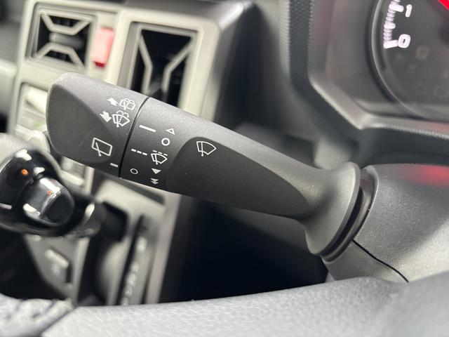 タフト G ダーククロムベンチャー 雹害車 15インチアルミホイール オートレベリング機能付フルLEDヘッドランプ LEDフォグランプ 本革巻ステアリングホイール 本革巻インパネセンターシフト(18枚目)