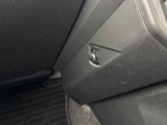 タフト G ダーククロムベンチャー 雹害車 15インチアルミホイール オートレベリング機能付フルLEDヘッドランプ LEDフォグランプ 本革巻ステアリングホイール 本革巻インパネセンターシフト(33枚目)