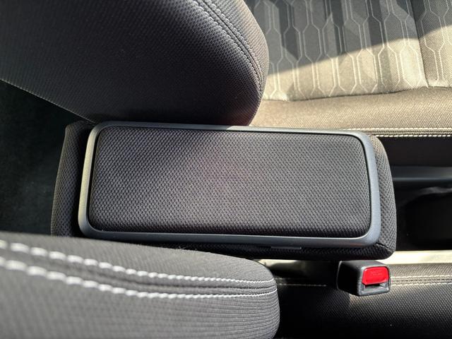 タフト Ｇ　クロムベンチャー　１５インチアルミホイール　オートレベリング機能付フルＬＥＤヘッドランプ　ＬＥＤフォグランプ　本革巻ステアリングホイール　本革巻インパネセンターシフト　ＴＦＴカラーマルチインフォメーションディスプレイ（35枚目）