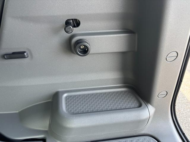 タフト Ｇ　クロムベンチャー　１５インチアルミホイール　オートレベリング機能付フルＬＥＤヘッドランプ　ＬＥＤフォグランプ　本革巻ステアリングホイール　本革巻インパネセンターシフト　ＴＦＴカラーマルチインフォメーションディスプレイ（42枚目）