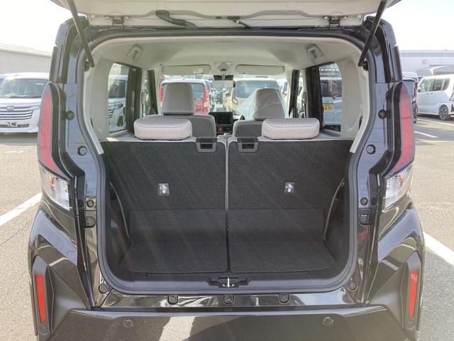 ムーヴ Ｘ　キーフリーシステム　プッシュボタンスタート　ＬＥＤヘッドライト　１４インチフルホイールキャップ　マルチインフォメーションディスプレイ　左側パワースライドドア（12枚目）