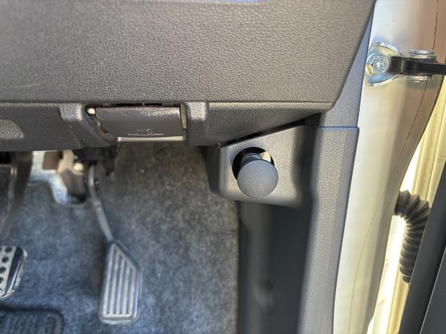 タント カスタムRS SA 15インチアルミホイール 大型エアロバンパー LEDヘッドランプ オート格納式カラードドアミラー 本革巻ステアリングホイール 両側パワースライドドア(29枚目)