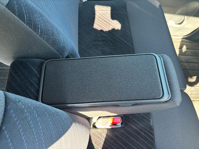 タント カスタムRS SA 15インチアルミホイール 大型エアロバンパー LEDヘッドランプ オート格納式カラードドアミラー 本革巻ステアリングホイール 両側パワースライドドア(45枚目)