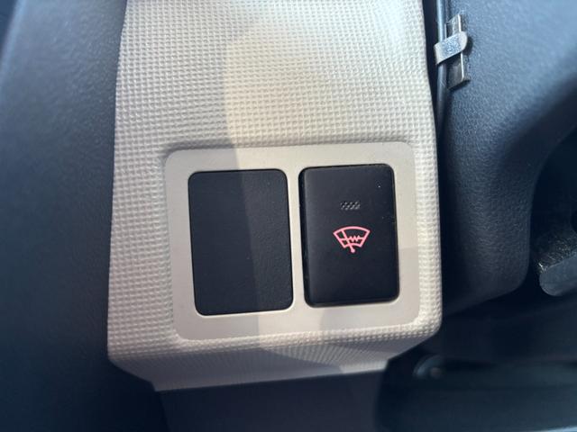 ムーヴキャンバス GブラックアクセントVS SAIII 雹害車 14インチフルホイールキャップ LEDヘッドランプ キーフリーシステム 両側パワースライドドア オートエアコン(プッシュ式) オートライト 置きラクボックス(33枚目)