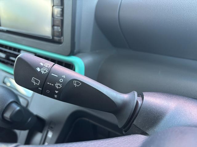 タント Xスペシャル 14インチフルホイールキャップ フルLEDヘッドランプ オート格納式カラードドアミラー TFTカラーマルチインフォメーションディスプレイ フルファブリックシート(19枚目)