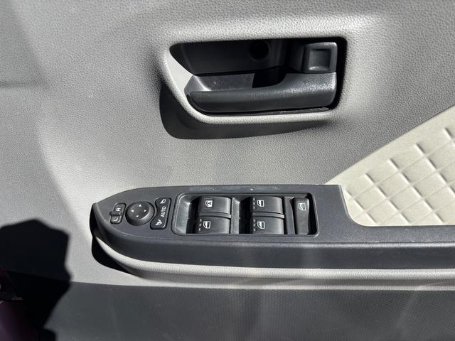 タント Xスペシャル 14インチフルホイールキャップ フルLEDヘッドランプ オート格納式カラードドアミラー TFTカラーマルチインフォメーションディスプレイ フルファブリックシート(26枚目)