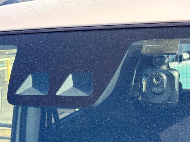 トール Ｇ　リミテッド　ＳＡＩＩＩ　キーフリーシステム　プッシュボタンスタート　オートエアコン（プッシュ式）　両側パワースライドドア　マルチインフォメーションディスプレイ（12枚目）