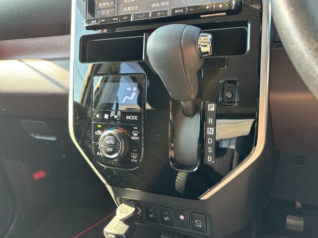 トール Ｇ　リミテッド　ＳＡＩＩＩ　キーフリーシステム　プッシュボタンスタート　オートエアコン（プッシュ式）　両側パワースライドドア　マルチインフォメーションディスプレイ（30枚目）