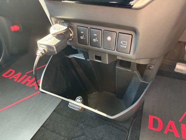 トール Ｇ　リミテッド　ＳＡＩＩＩ　キーフリーシステム　プッシュボタンスタート　オートエアコン（プッシュ式）　両側パワースライドドア　マルチインフォメーションディスプレイ（31枚目）