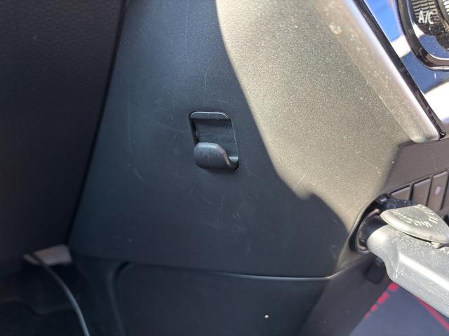 トール Ｇ　リミテッド　ＳＡＩＩＩ　キーフリーシステム　プッシュボタンスタート　オートエアコン（プッシュ式）　両側パワースライドドア　マルチインフォメーションディスプレイ（35枚目）