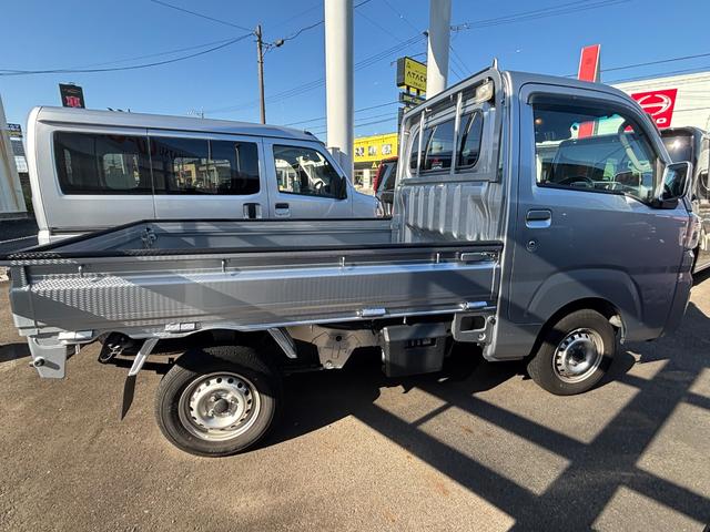 ハイゼットトラック エクストラＳＡＩＩＩｔ　２ＷＤ　ＭＴ　キーフリーシステム　マニュアルエアコン　パワーステアリング　パワーウィンドウ　ＵＶカットガラス　ハロゲンヘッドライト（4枚目）