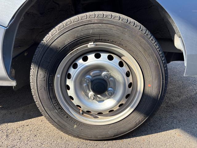 ハイゼットトラック エクストラＳＡＩＩＩｔ　２ＷＤ　ＭＴ　キーフリーシステム　マニュアルエアコン　パワーステアリング　パワーウィンドウ　ＵＶカットガラス　ハロゲンヘッドライト（7枚目）