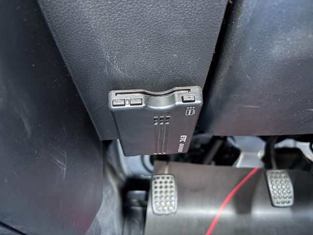 ハイゼットトラック エクストラＳＡＩＩＩｔ　２ＷＤ　ＭＴ　キーフリーシステム　マニュアルエアコン　パワーステアリング　パワーウィンドウ　ＵＶカットガラス　ハロゲンヘッドライト（18枚目）