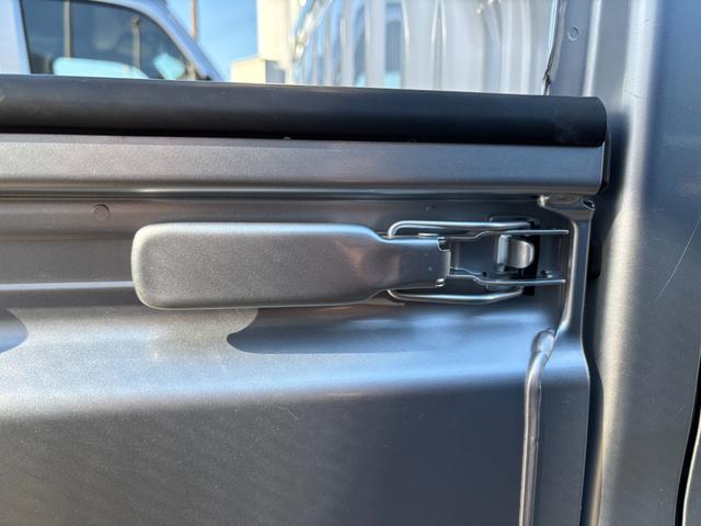 ハイゼットトラック エクストラＳＡＩＩＩｔ　２ＷＤ　ＭＴ　キーフリーシステム　マニュアルエアコン　パワーステアリング　パワーウィンドウ　ＵＶカットガラス　ハロゲンヘッドライト（42枚目）