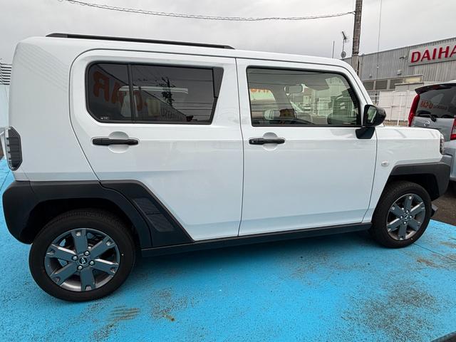 タフト G 15インチアルミホイール オートレベリング機能付フルLEDヘッドランプ LEDフォグランプ 本革巻ステアリングホイール 本革巻インパネセンターシフト TFTカラーマルチインフォメーションディスプレイ(4枚目)