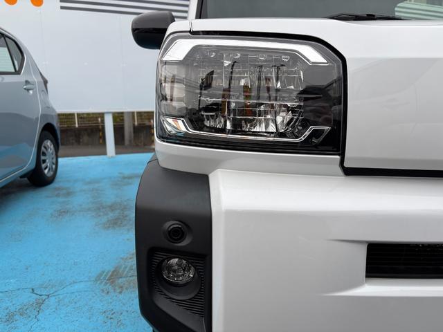 タフト G 15インチアルミホイール オートレベリング機能付フルLEDヘッドランプ LEDフォグランプ 本革巻ステアリングホイール 本革巻インパネセンターシフト TFTカラーマルチインフォメーションディスプレイ(8枚目)