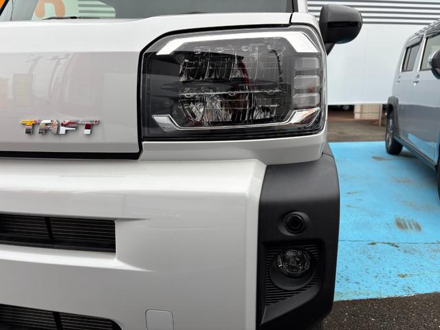 タフト G 15インチアルミホイール オートレベリング機能付フルLEDヘッドランプ LEDフォグランプ 本革巻ステアリングホイール 本革巻インパネセンターシフト TFTカラーマルチインフォメーションディスプレイ(9枚目)