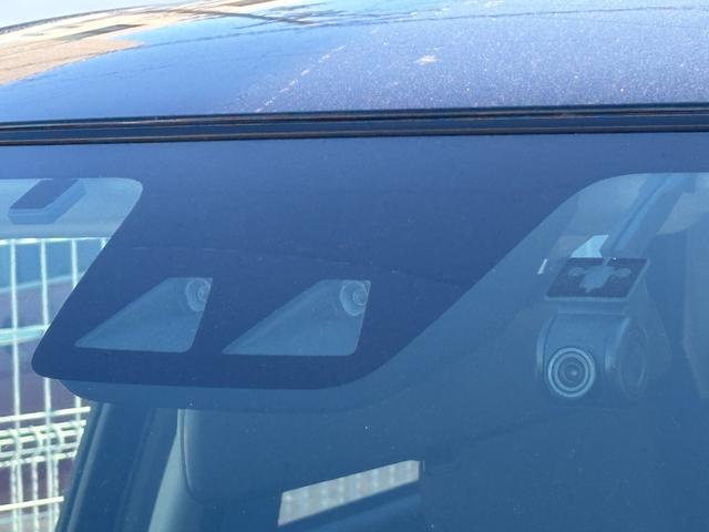 ご納車前には、法定１２ヶ月点検相当の点検を実施いたします。プロの整備スタッフが点検をするので、安心して中古車にお乗りいただけます。