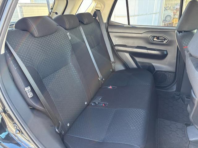 静岡ダイハツでは、約３００台の豊富な在庫から、お客様にピッタリの中古車をお選びいただけます。