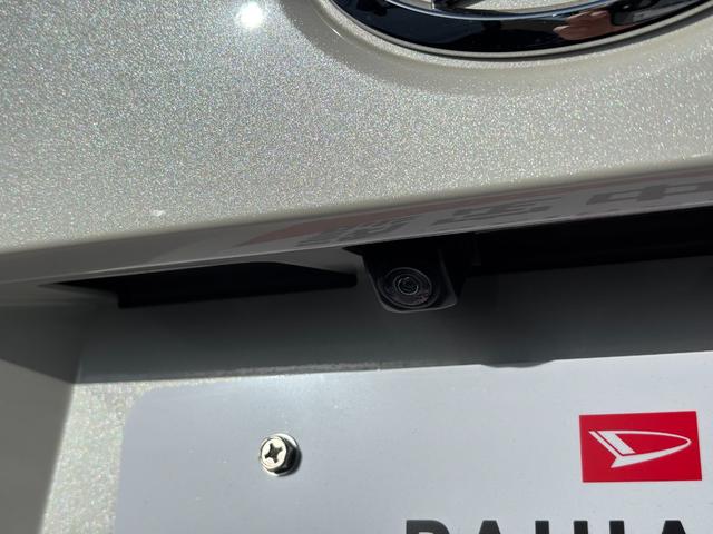 ムーヴキャンバス ＧメイクアップＶＳ　ＳＡＩＩＩ　１４インチフルホイールキャップ　ＬＥＤヘッドランプ　キーフリーシステム　両側パワースライドドア　オートエアコン（プッシュ式）　オートライト　置きラクボックス（10枚目）